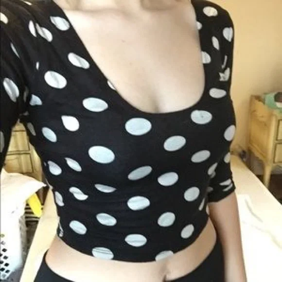 ✅FREE✅ Daydreamer LA UO polkadot fitted crop top S - Picture 3 of 7